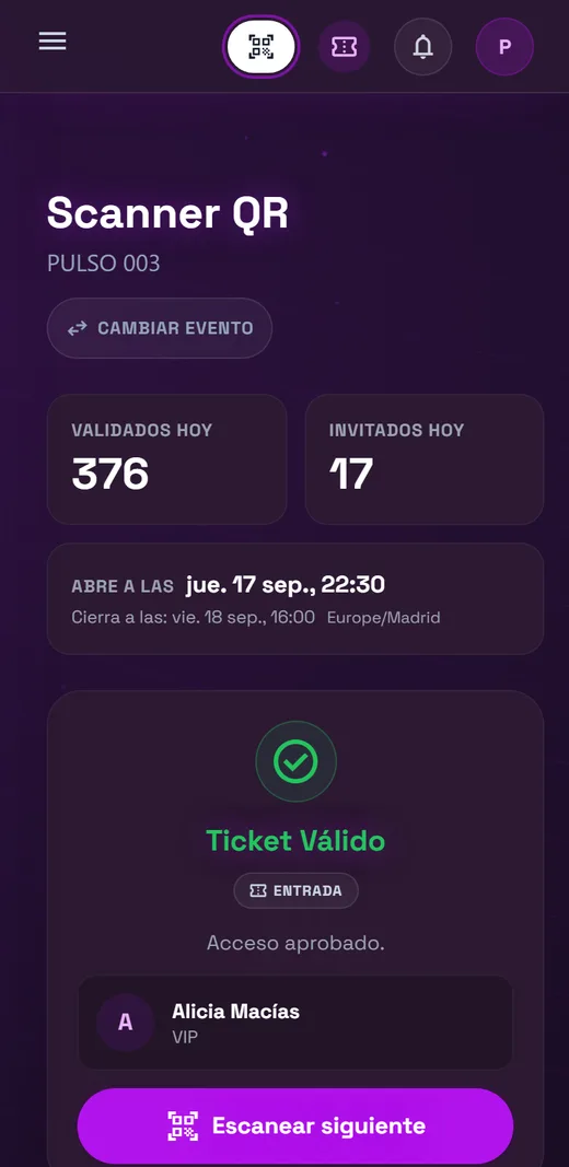 Escáner de puerta en el celular validando una entrada VIP.